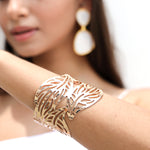 Load image into Gallery viewer, Leaf pattern openwork bracelet
